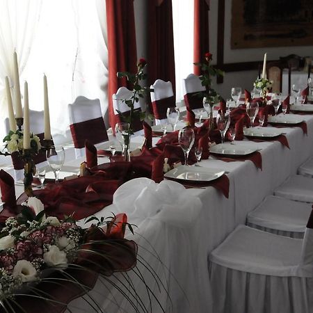 Hotel Restauracja Kaukaska Jadwiga Choroszy โวลชติน ภายนอก รูปภาพ