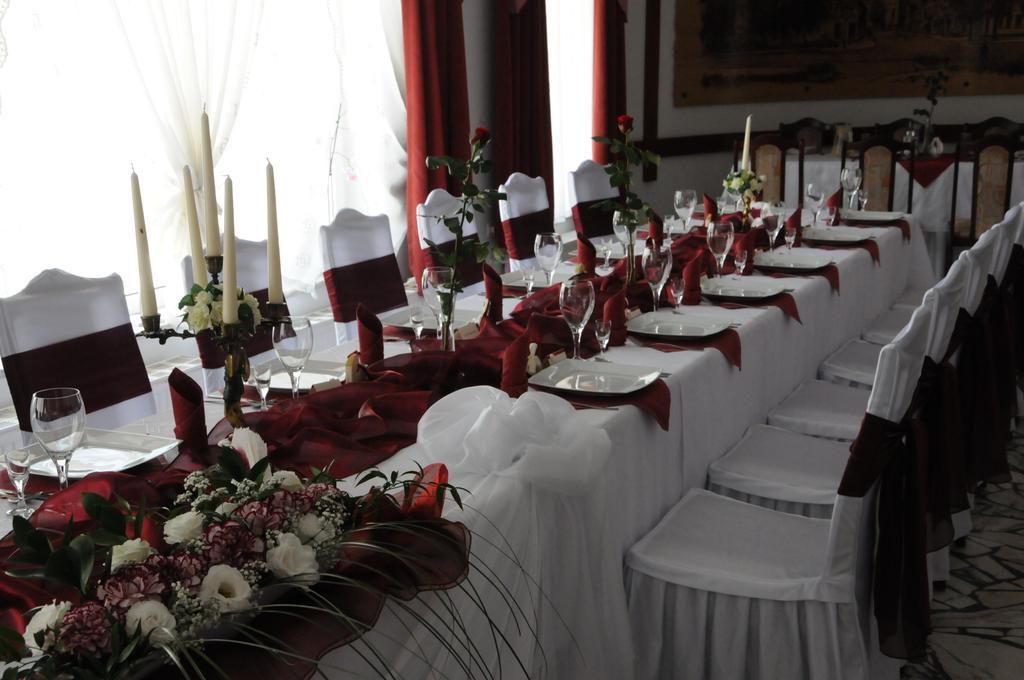Hotel Restauracja Kaukaska Jadwiga Choroszy โวลชติน ภายนอก รูปภาพ