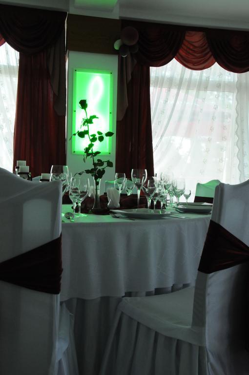 Hotel Restauracja Kaukaska Jadwiga Choroszy โวลชติน ภายนอก รูปภาพ